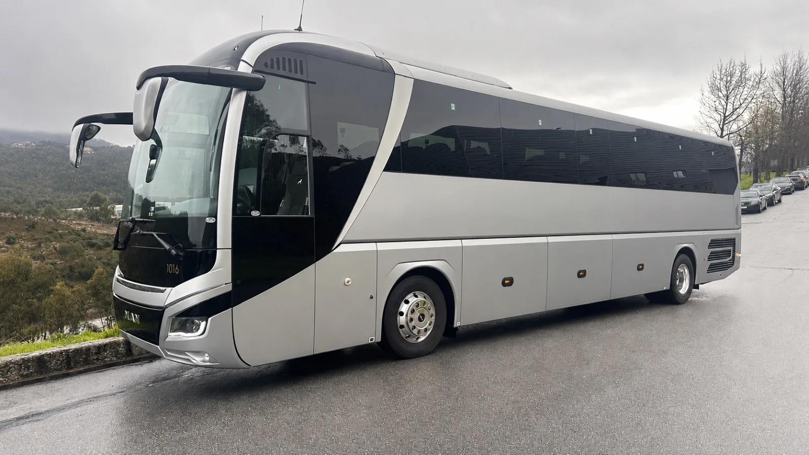 Autocarro de turismo até 55 lugares
