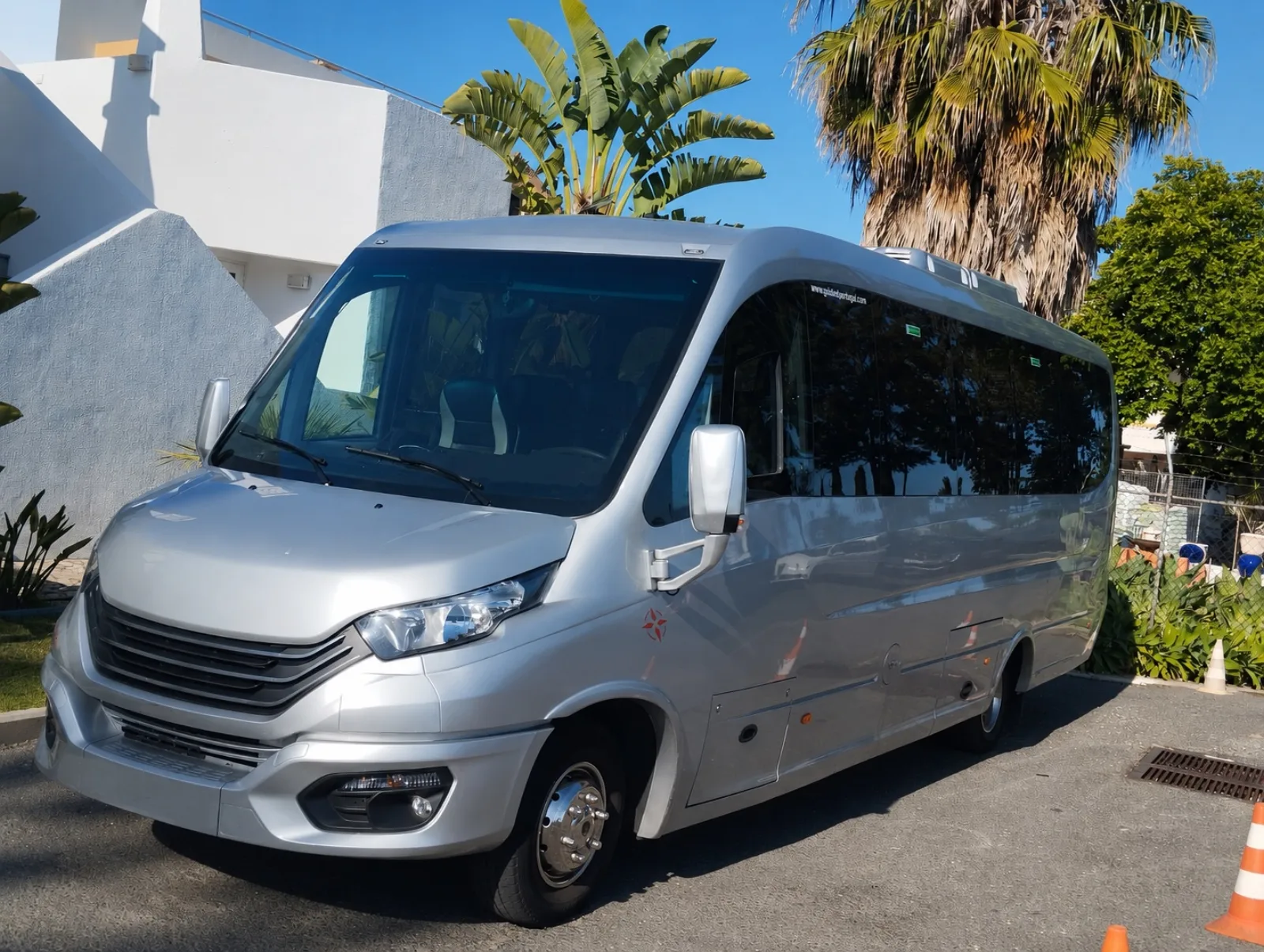 Minibus até 28 passageiros