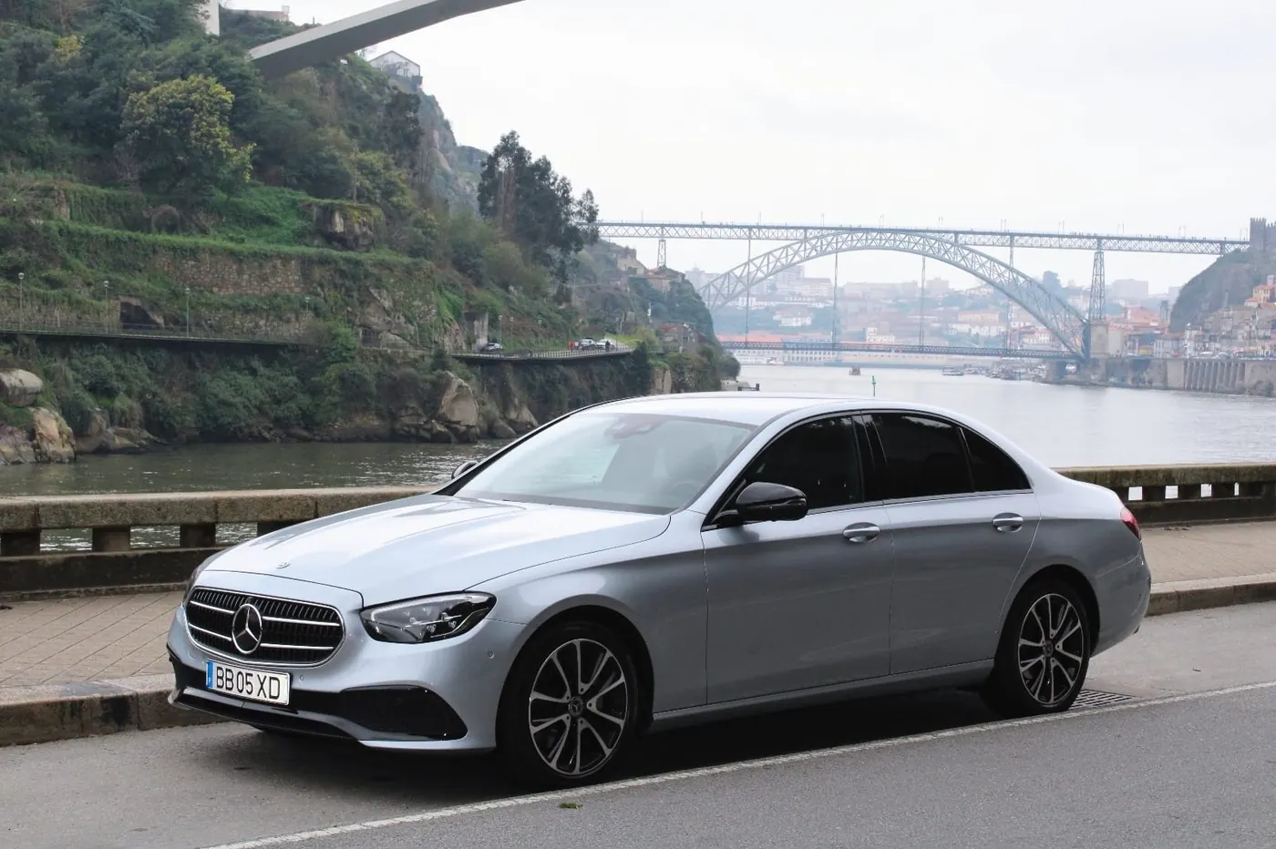 Mercedes na Ponte D. Luís